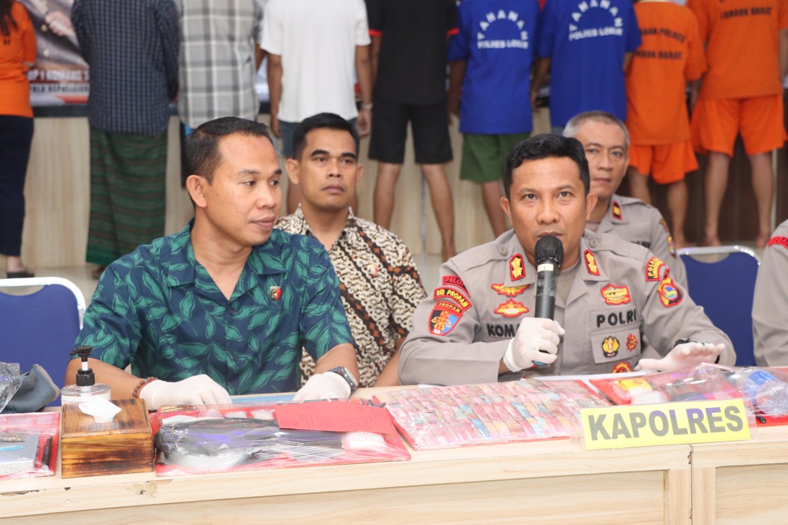 Modus Sopir Taksi Online Jual Sabu di NTB Terbongkar!