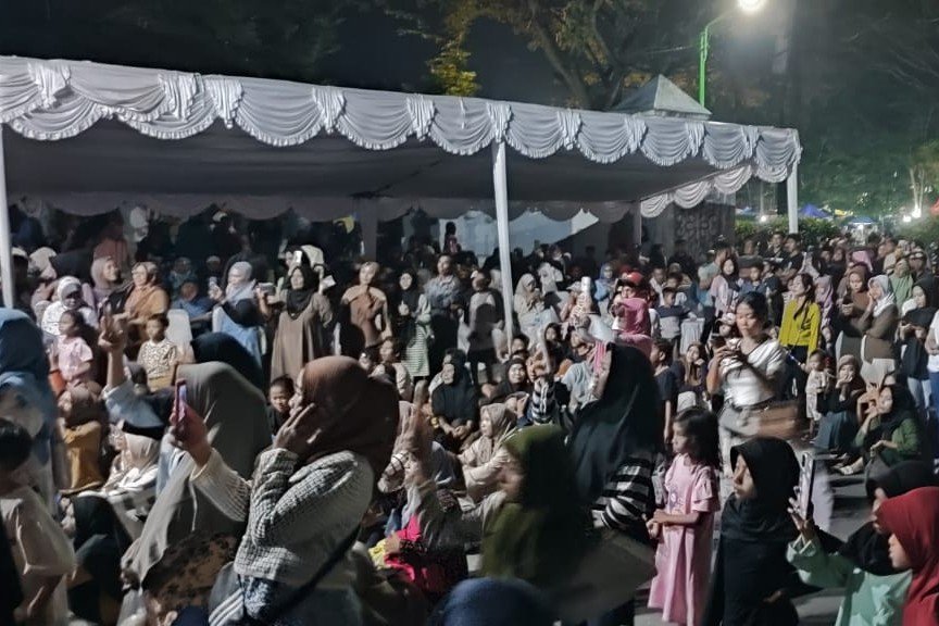 Polsek Gerung Sukses Amankan ‘Car Free Nite’ Pemda Lombok Barat yang Meriah