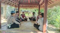 Patroli Rutin Ditingkatkan, Polsek Sekotong Jaga Keamanan Wilayah dari Ancaman Kriminalitas (1) Polisi Gandeng Warga Sekotong Wujudkan Lingkungan Aman