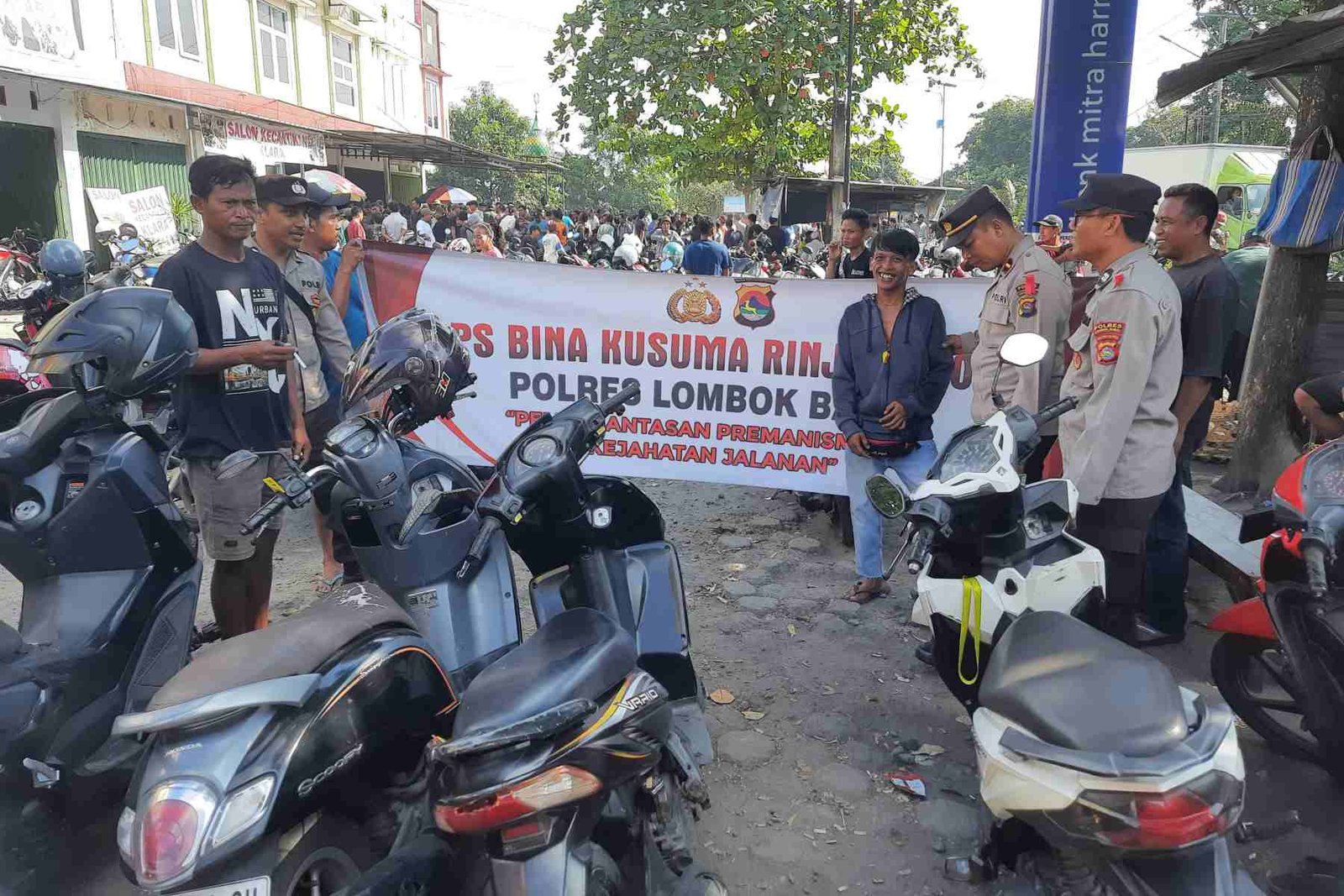 Polres Lombok Barat Gelar Ops Bina Kusuma Rinjani 2025, Jamin Keamanan di Pasar Kediri