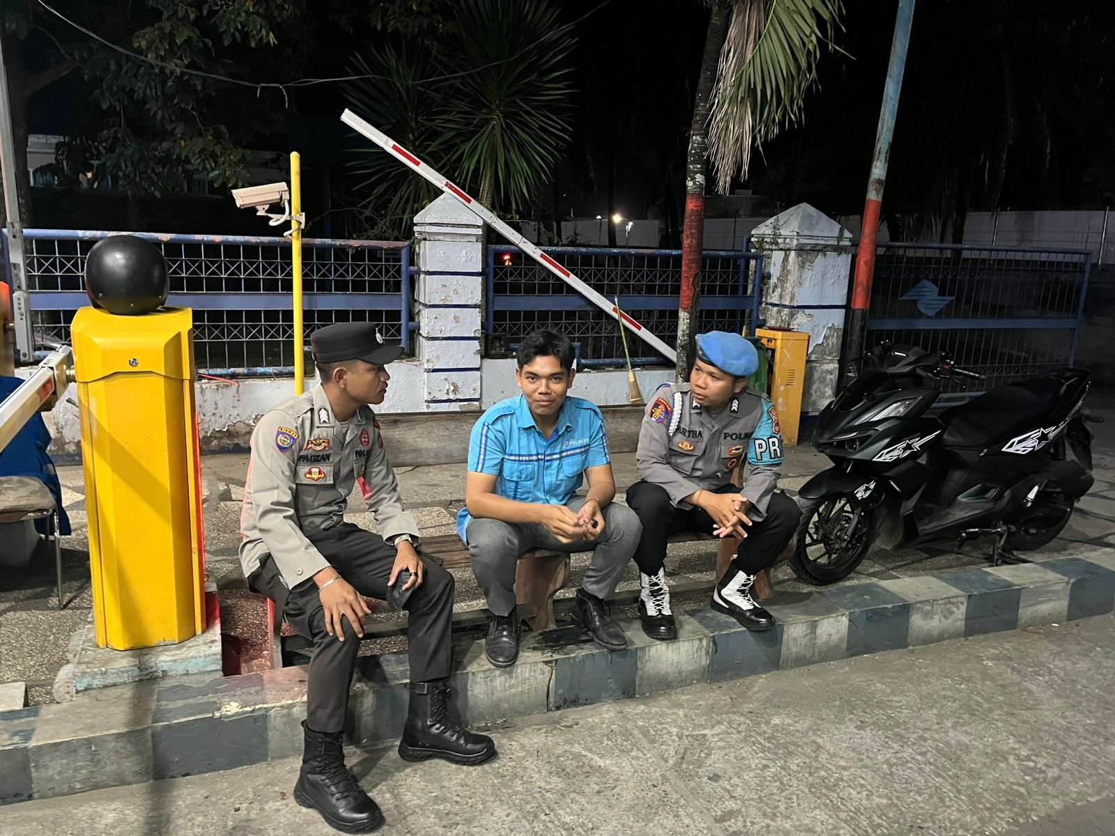 pelabuhan, keamanan, patroli, polisi, polsek, lembar, kriminalitas, premanisme, NTB, masyarakat