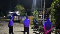 Polsek Labuapi Intensifkan Patroli KRYD Demi Kamtibmas Kondusif di Wilayahnya (1) Kapolsek Labuapi Pimpin KRYD, Fokus pada Titik Rawan Kejahatan