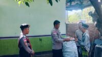 Hadir untuk Warga, Polsek Sekotong Bagikan Bantuan Nutrisi di Dusun Bertong Barat
