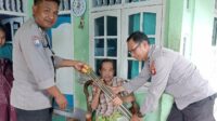 WhatsApp Image 2025-09-30 at 13.47.40 Polri Hadir untuk Masyarakat: Bantuan Tongkat Disalurkan di Desa Lembar Selatan, Lombok Barat