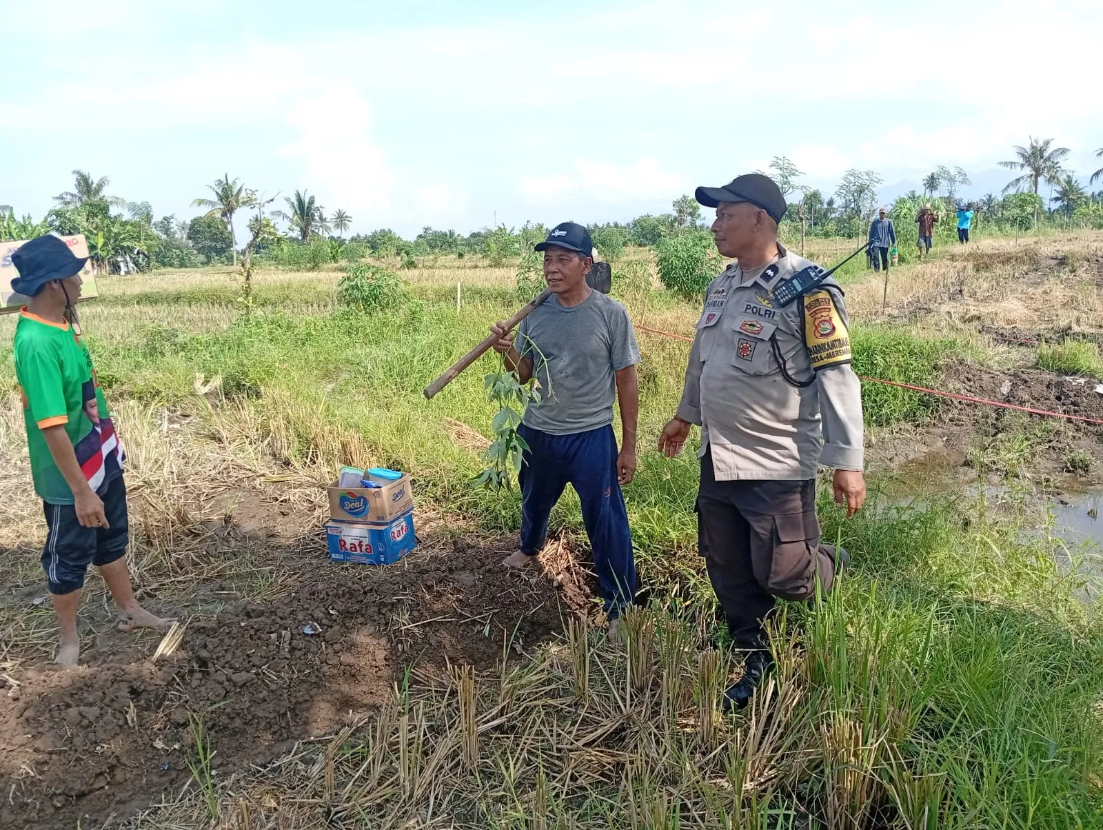 Sinergi Polri dan Petani Wujudkan Ketahanan Pangan di Karang Bongkot